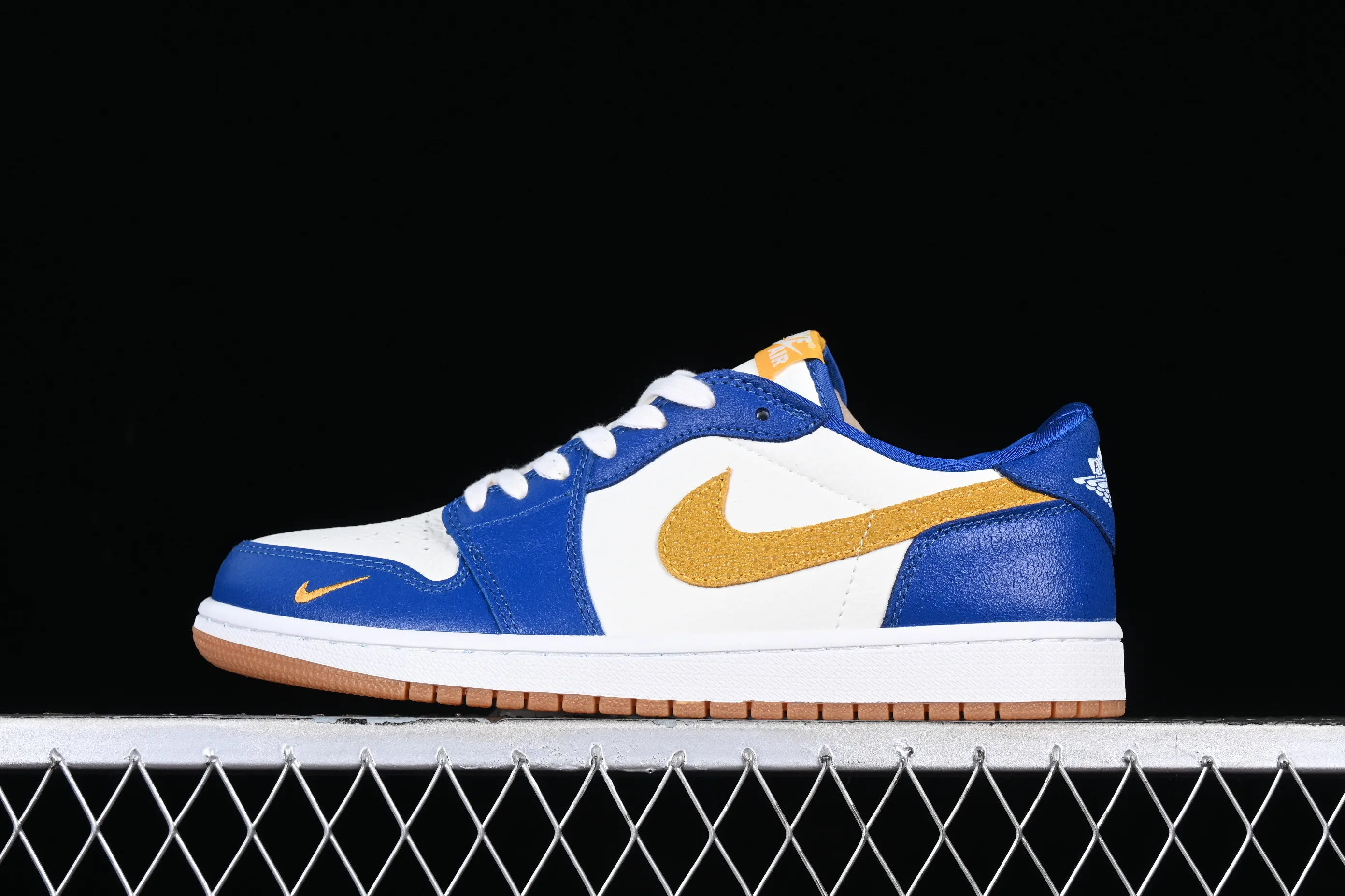 All categories Air Jordan Jordan series basketball shoes Air Jordan 1 Low Z version Air Jordan 1 Low AJ1 Joe 1 white blue yellow hook burst pattern low-top cultural and leisure sports sneakers DZ0792-103